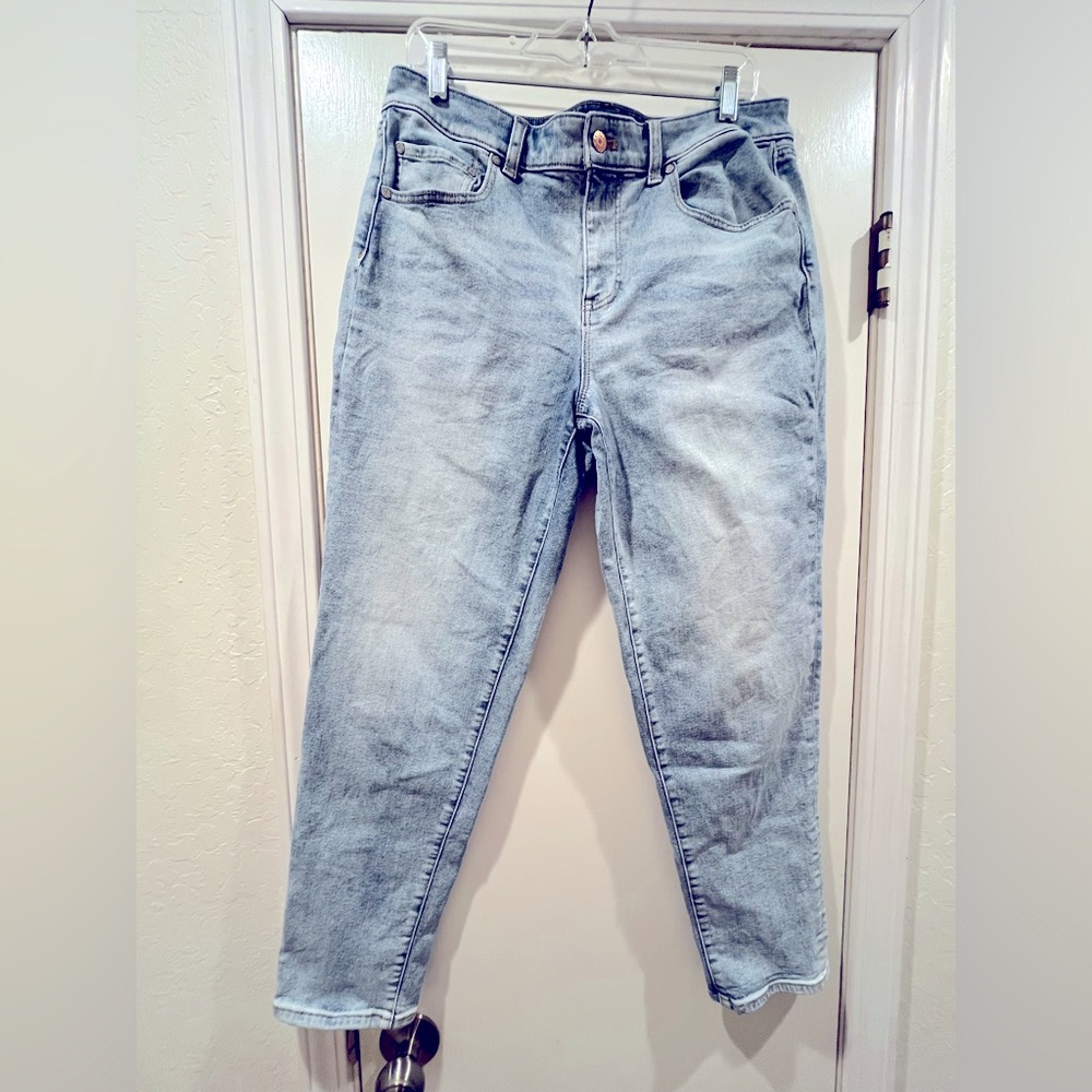 Talbots Everyday Relaxed Light Wash Jeans
